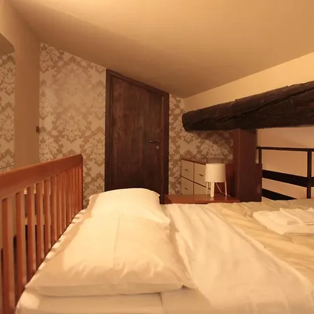 Cortiletto 37 * Catane